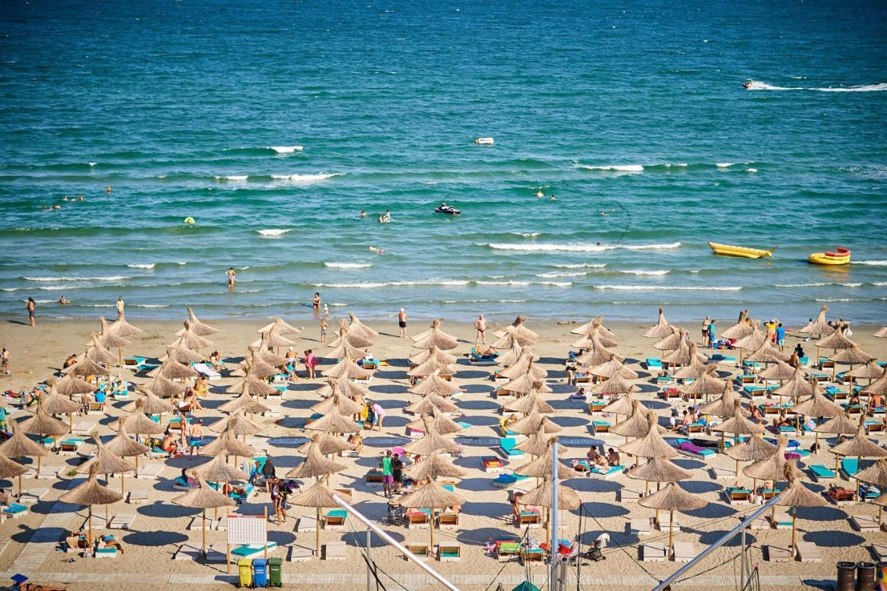 Seascape N Pool Mamaia