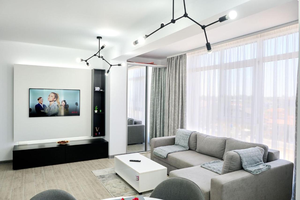 Seascape N Pool Apartment *