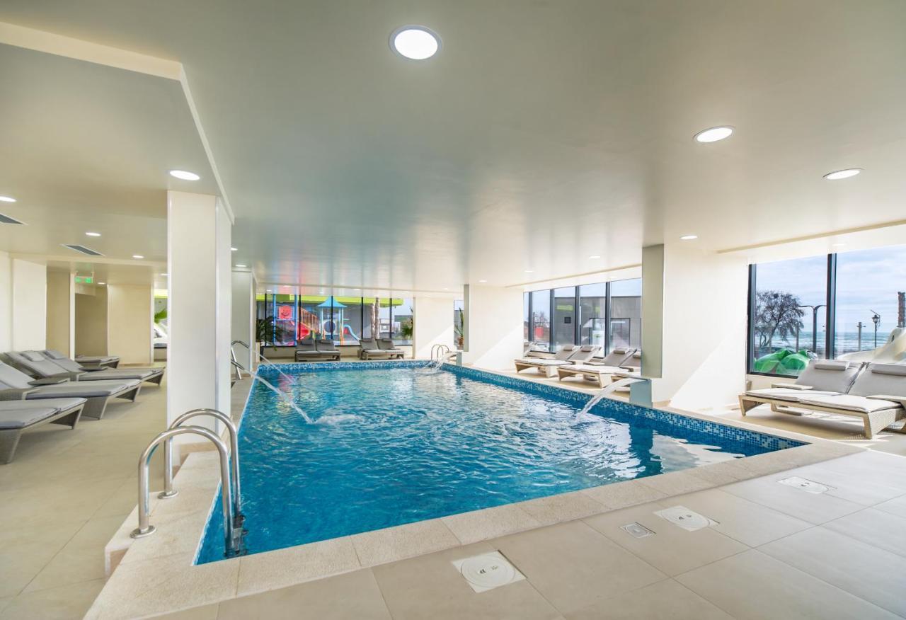 Seascape N Pool Apartment Mamaia